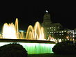 Foto Brunnen am Placa de Catalunya bei Nacht - Barcelona